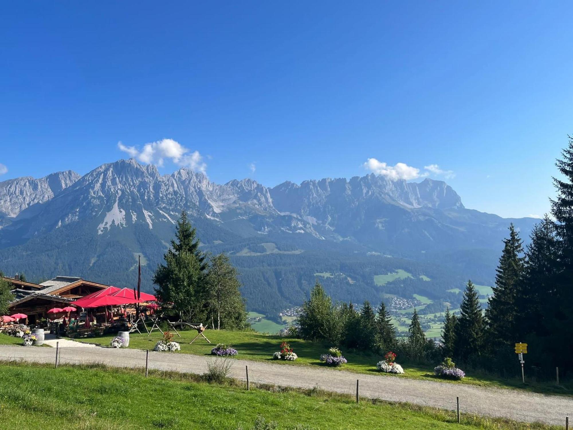 Hahnenkamm Suite Ski-In Ski-Out Direkt An Der Hahnenkammbahn كيتزبوهيل المظهر الخارجي الصورة